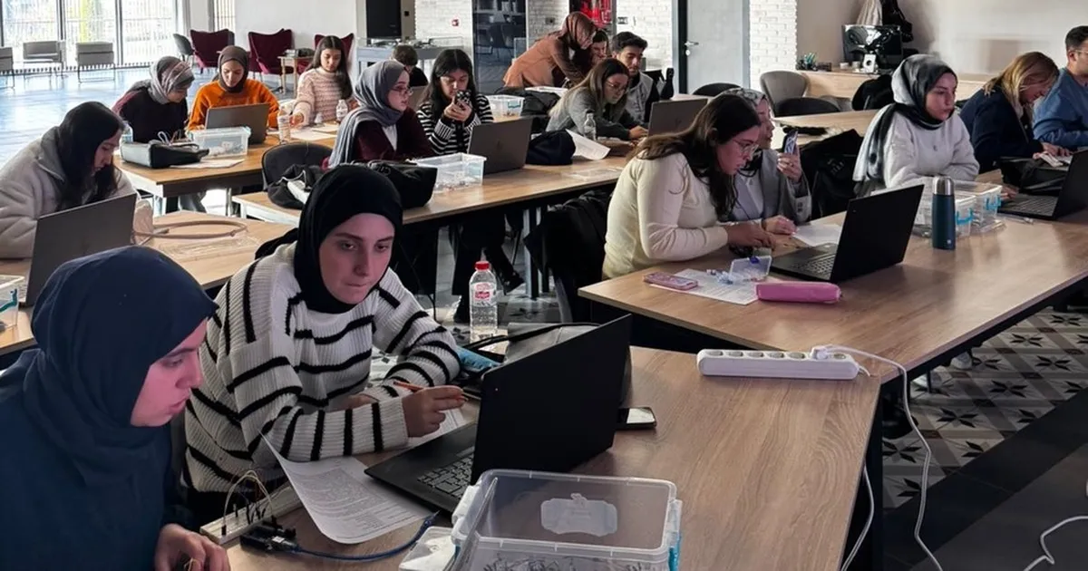 Kayseri Bilişim Akademisi’nde ücretsiz ders zili çaldı