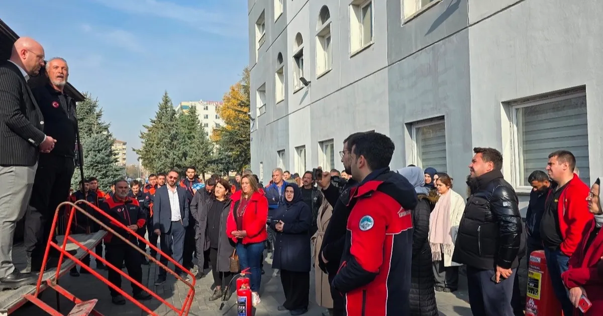 Kayseri Kocasinan’da personele acil durum tahliye ve yangın tatbikatı
