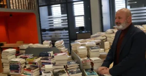 Kayseri Kocasinan Belediye Başkanı Ahmet Çolakbayrakdar, Yenişehir Mahallesi’nde hizmet vermeye
