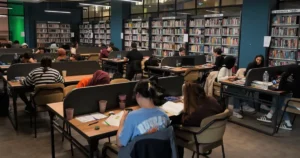 Kocaeli Çayırova Belediye Başkanı Bünyamin Çiftçi’nin ilçeye kazandırdığı Akse Kitap