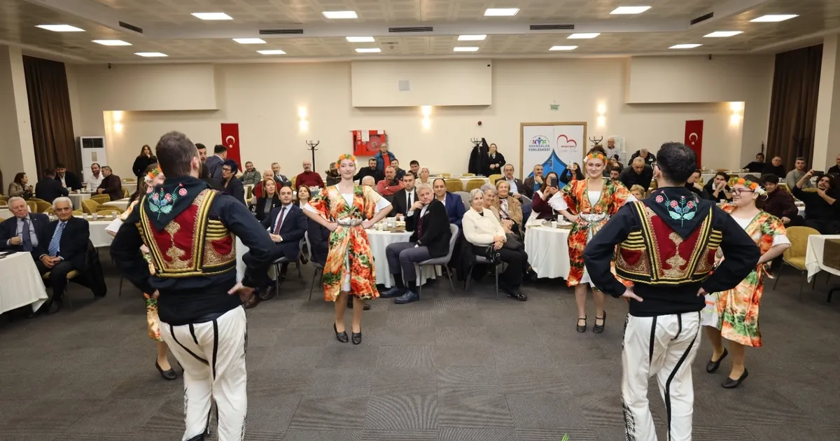 Kocaeli İzmit’te Dünya Türk Dili Ailesi Günü  anlamlı bir programla kutlandı