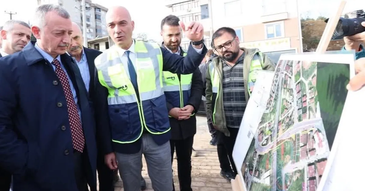 Kocaeli Büyükşehir Belediye Başkanı Tahir Büyükakın, bölgedeki trafik yükünü azaltıp