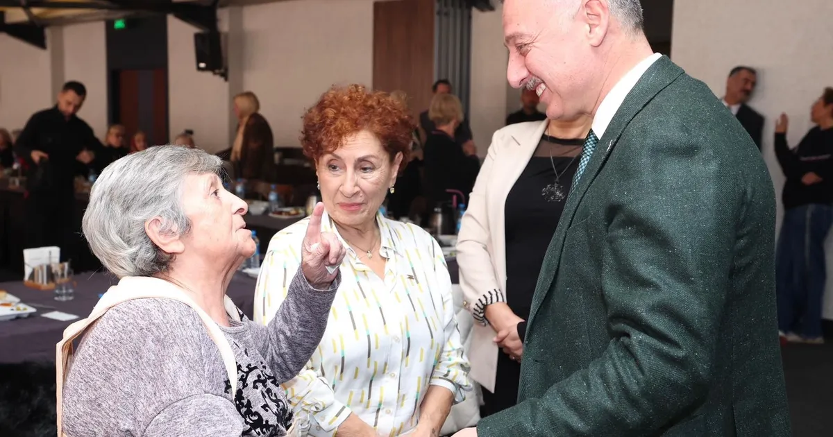 Kocaeli’de Başkan Büyükakın yaşlılarla buluştu