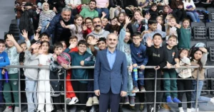 Kocaeli Çayırova Belediye Başkanı Bünyamin Çiftçi, kendisine sosyal medya üzerinden