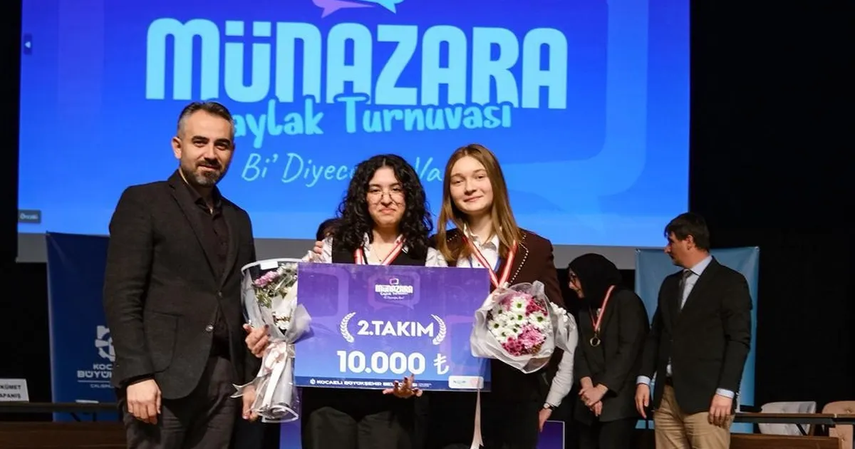 Kocaeli’de genç münazırlar, “Bi’ Diyeceğim Var” dedi