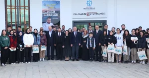 Kocaeli Büyükşehir Belediye Başkanı Tahir Büyükakın, Dilovası Kütüphanesi’ni inceledi. Kütüphaneleri