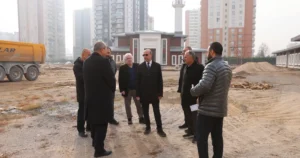 Konya Selçuklu Belediye Başkanı Ahmet Pekyatırmacı, Yazır Mahallesi’nde üretimi süren külliye