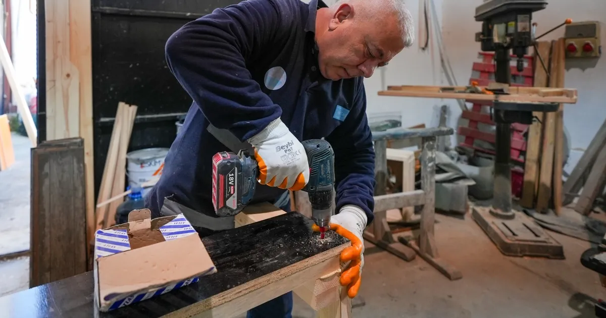 Maltepe’nin kent mobilyaları, geri dönüşümle üretiliyor