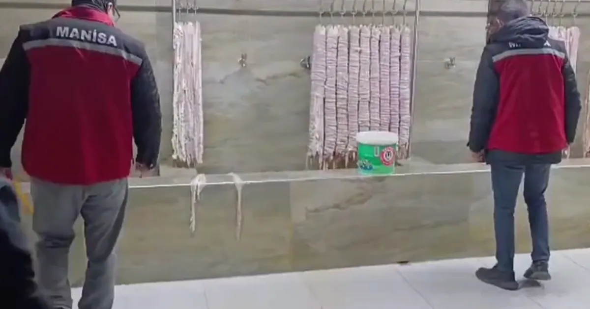 Manisa’da 4 milyon TL’lik bozulmuş kokoreçe imha!