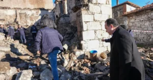 Manisa Büyükşehir Belediye Başkanı Besim Dutlulu, Gördes’in Evciler Mahallesi’nde bir