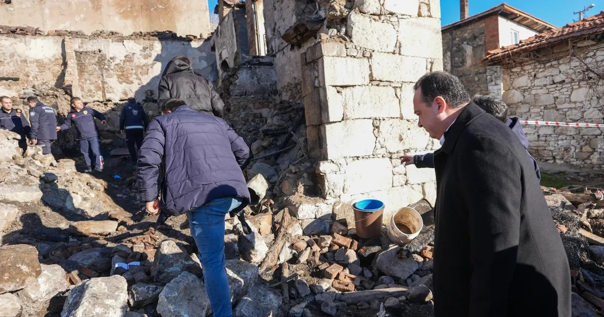 Manisa Büyükşehir Belediye Başkanı Besim Dutlulu, Gördes’in Evciler Mahallesi’nde bir