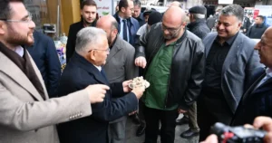 Kayseri Büyükşehir Belediye Başkanı Dr. Memduh Büyükkılıç, Camikebir bölgesinde gerçekleştirdiği