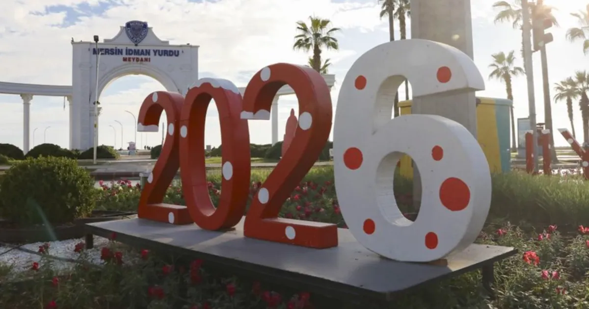 Mersin yeni yıla ışıl ışıl hazır