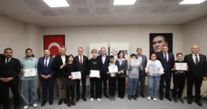 Mersin Büyükşehir Belediye Başkanı Vahap Seçer, Çocuk Meclisi’nin son toplantısında
