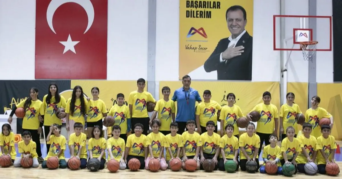 Mersin’de ücretsiz basketbol kursuna yoğun ilgi