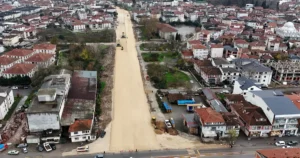 Sakarya Büyükşehir Belediyesi, Alparslan Türkeş Caddesi’nin iki yakasını birleştirme çalışmalarına