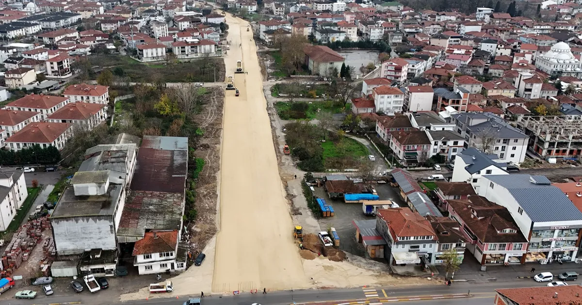 Sakarya’da bağlantı yolunda üstyapı çalışmaları hız kazandı