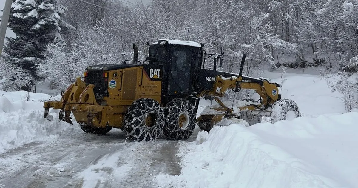 Sakarya’da karla mücadelede yoğun mesai