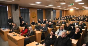 Trabzon Büyükşehir Belediye Başkanı Ahmet Metin Genç, Araklı’da mahalle muhtarlarıyla