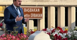 Yine Refah Partisi’nin 3. Olağan Kongresi sonrası yeni Başkanlık Divanı