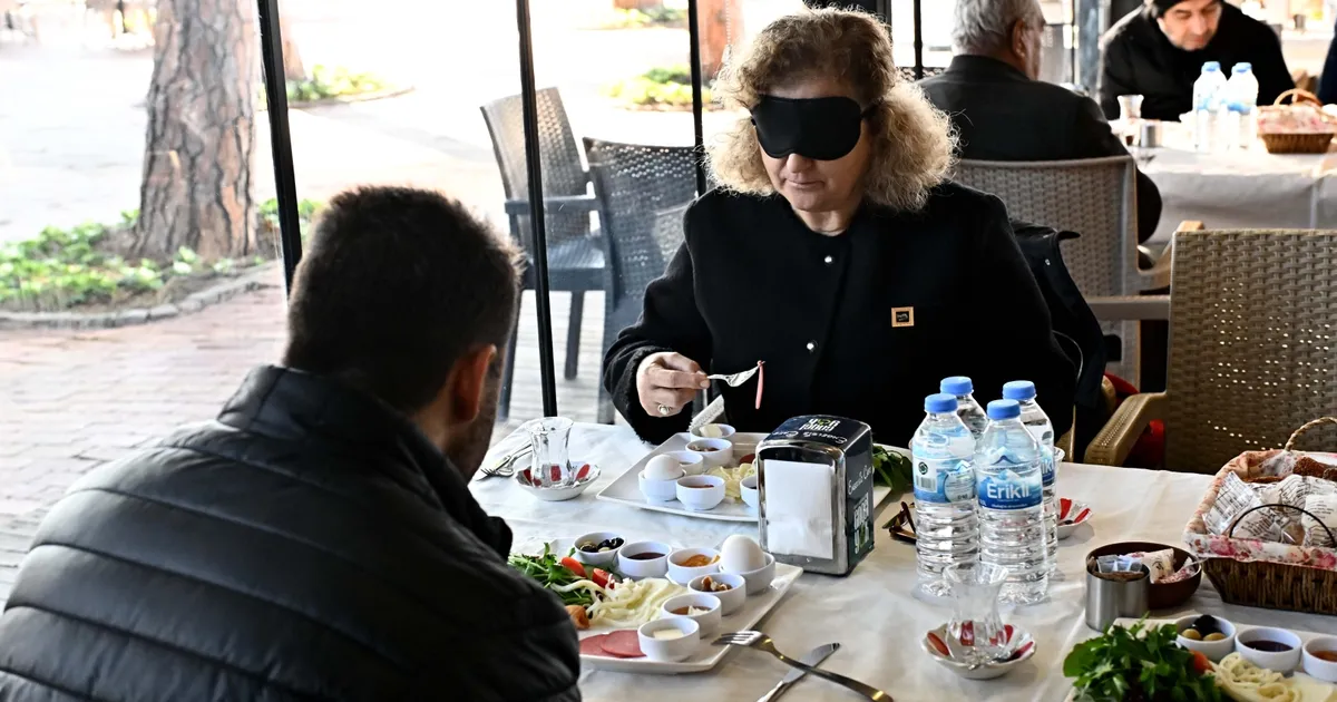 Antalya Muratpaşa Belediyesi, Beyaz Baston Görme Engelliler Haftası kapsamında bir