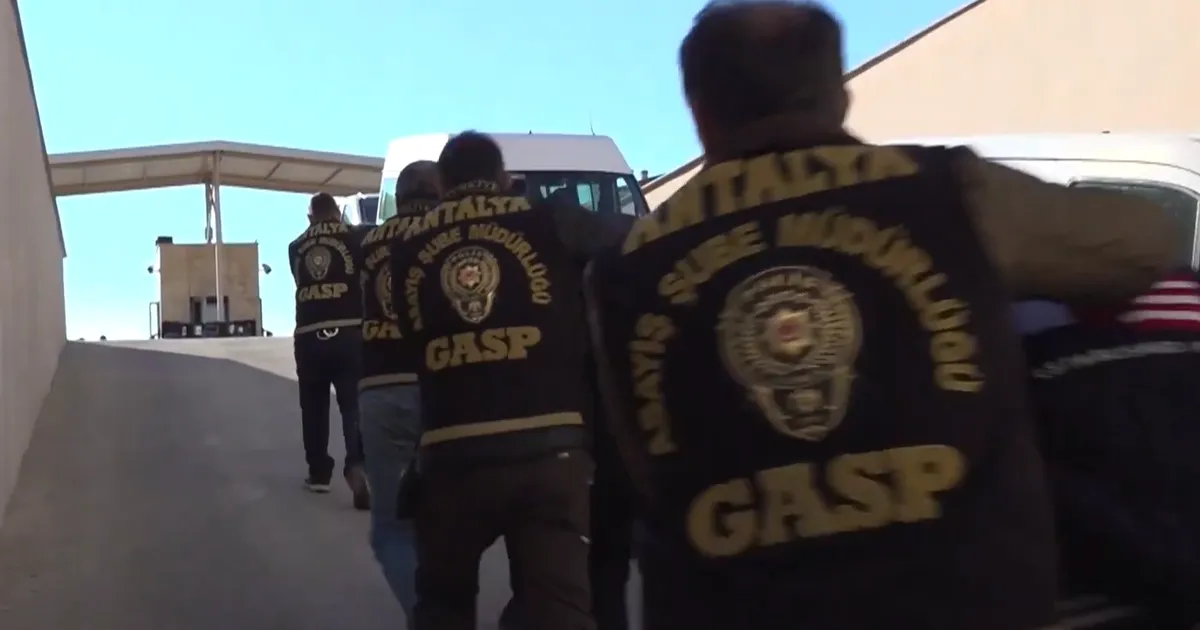 Antalya’da milyon dolarlık kripto para gaspı çetesi çökertildi