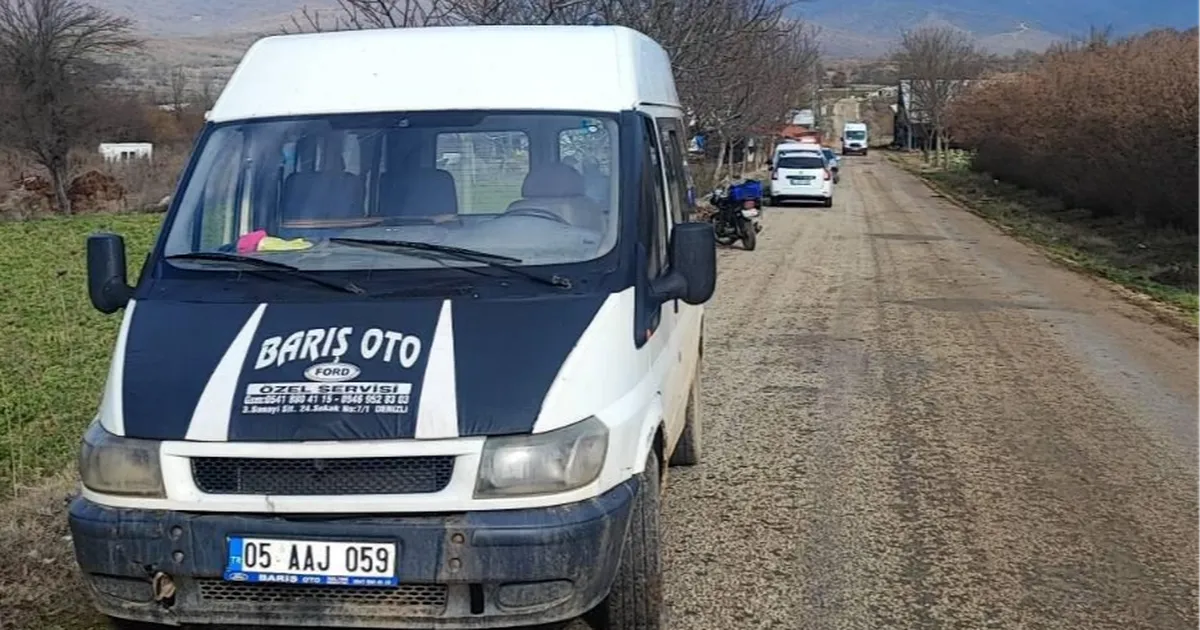 Bilecik Pazaryeri’nde motosiklet ile minibüs çarpıştı!