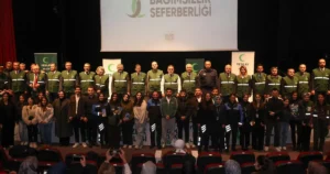 Bilecik Valisi Faik Oktay Sözer, Türkiye Yeşilay Cemiyeti tarafından düzenlenen