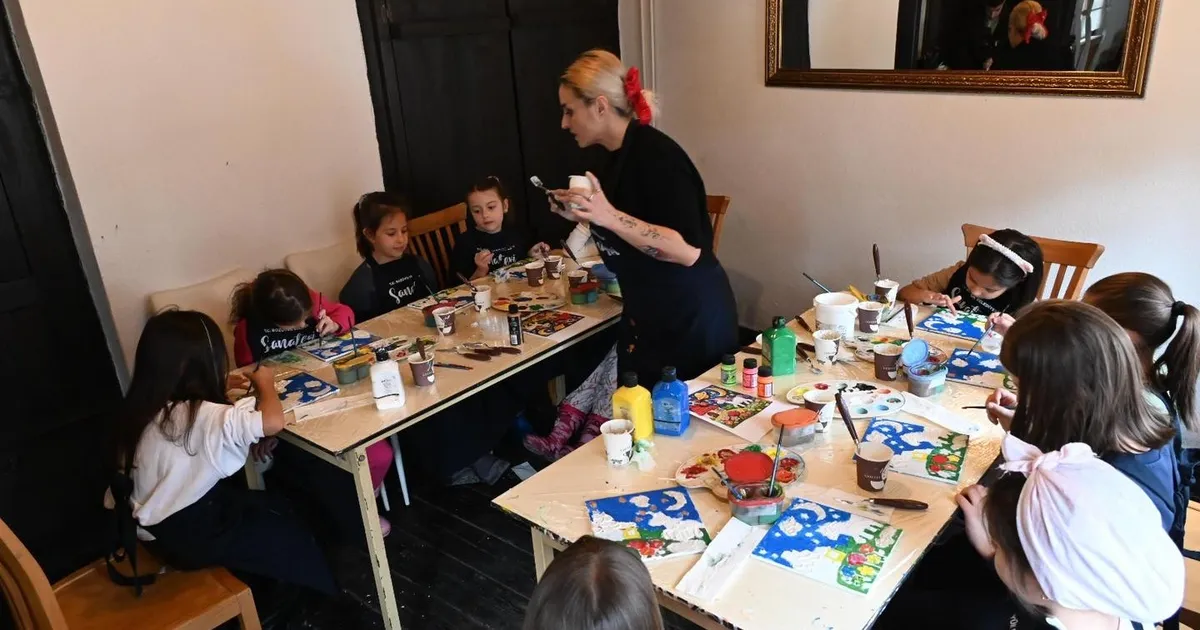 Bozüyük’te çocuklara özel sanat atölyesi