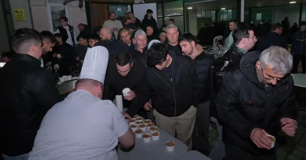 Bursa İnegöl’de helva kazanları kandil için kaynadı