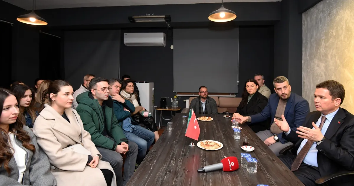 Osmangazi Belediye Başkanı Erkan Aydın, halk dansları aracılığıyla köklü gelenekleri