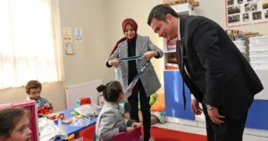 Bursa Valisi Erol Ayyıldız ile Osmangazi Belediye Başkanı Erkan Aydın,