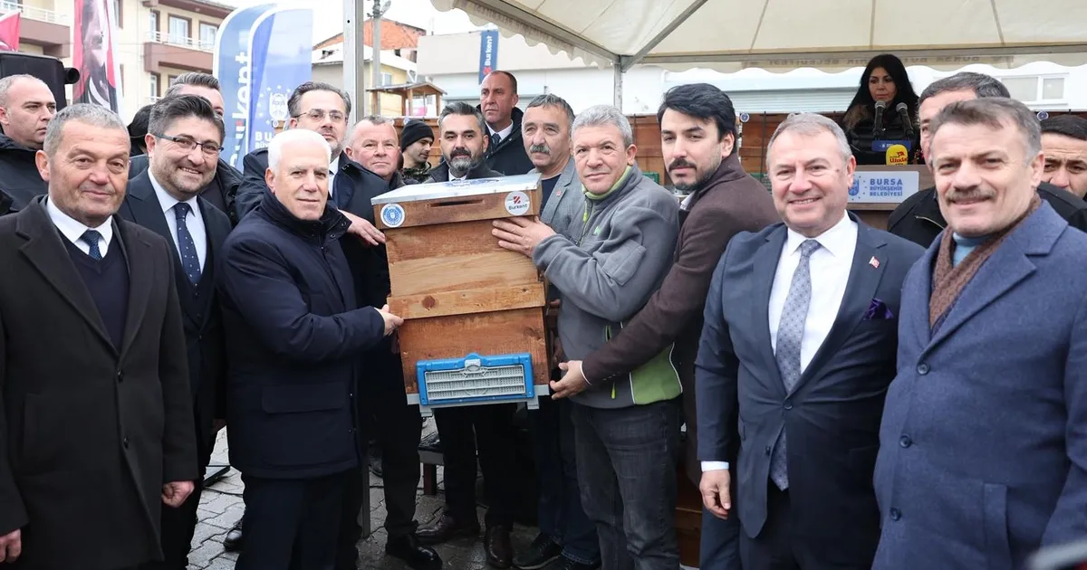 Bursa’dan dağ yöresine arı kovanı desteği