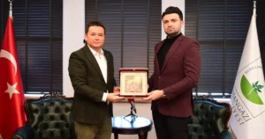 Bursa Osmangazi Belediye Başkanı Erkan Aydın, Bursaspor Kulübü Başkanı Enes