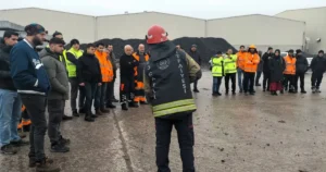 Kocaeli Büyükşehir Belediyesi İtfaiye Dairesi Başkanlığı, yangın eğitimleriyle kamu kurum