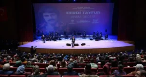 Denizli Büyükşehir Belediyesi tarafından düzenlenen gecede, Türk müziğinin unutulmaz ismi
