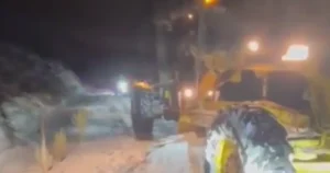 Afyonkarahisar’ın Emirdağ ilçesinde yoğun tipi nedeniyle yayla yolunda mahsur kalan