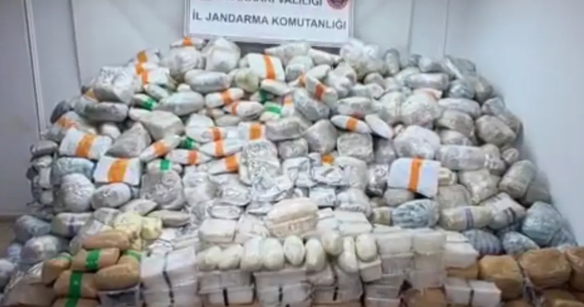 Hakkari’de 860 kilogram uyuşturucu madde ele geçirildi