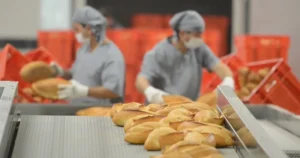 Çorum Belediyesi, sosyal belediyecilik anlayışı kapsamında yürüttüğü Halk Ekmek hizmetleriyle