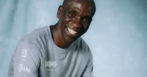Maraton ikonu Eliud Kipchoge'nin içinde yer aldığı The dsm-firmenich Running