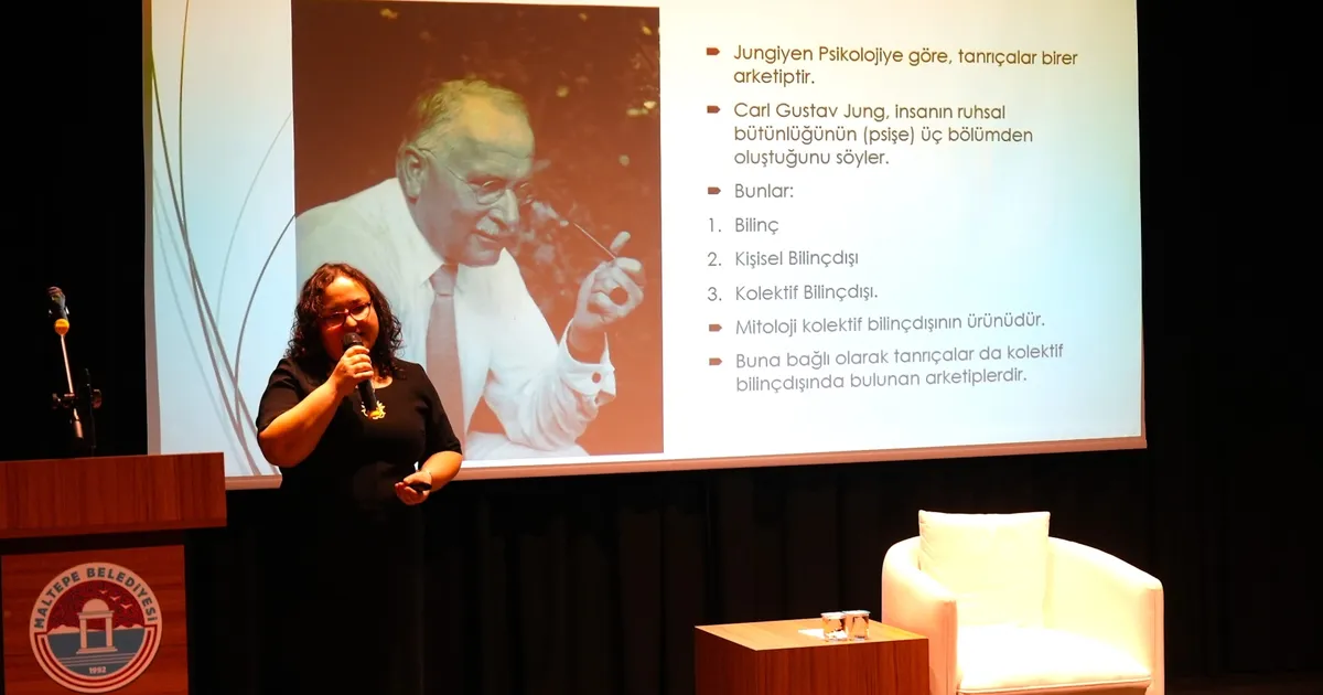 İstanbul Maltepe’de kadınlar ‘tarih’ konuştu