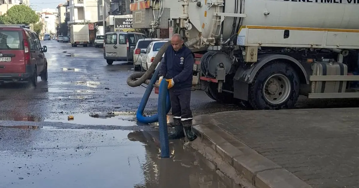 İzmir Çiğli’de fırtına ve sağanak seferberliği