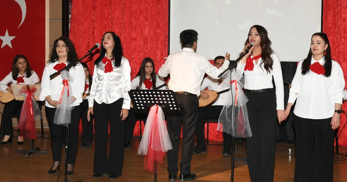 İzmir Çiğli’de türkü rüzgarı!