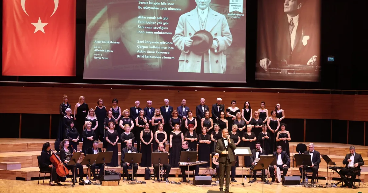 İzmir’de Atatürk, AASSM’de hasretle anıldı