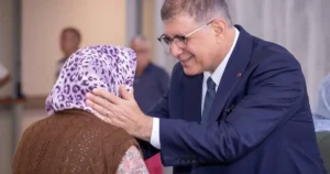 İzmir Büyükşehir Belediyesi,  emeklilere nefes oluyor.  1000’er lira