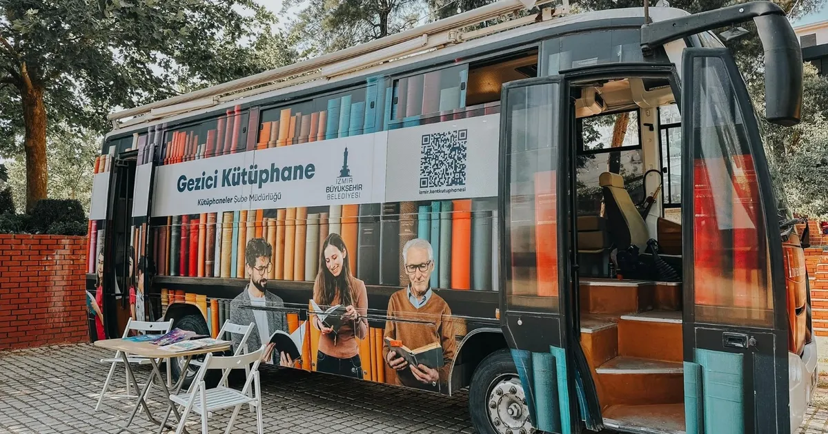 İzmir’de ‘gezici kütüphane’ yollara çıkıyor
