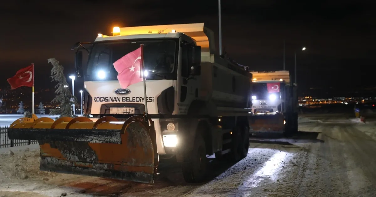 Kayseri Kocasinan’da kar mesaisi aralıksız sürüyor