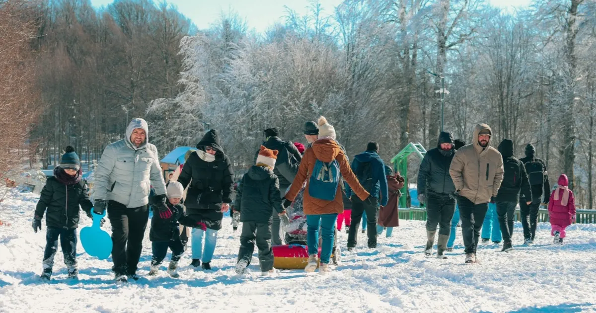 Kocaeli Kuzuyayla’da kar keyfi kış masalına dönüştü
