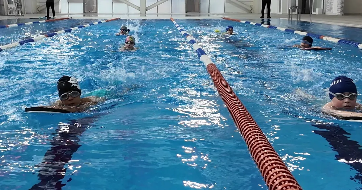 Kocaeli Çayırova’da yüzme havuzuna 20 bin kişi ilgi gösterdi