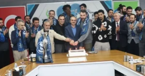 Kocaeli Çayırova Belediye Başkanı Bünyamin Çiftçi, Erkekler Federasyon Kupası’nı kazanarak